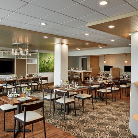 Holiday Inn Alexandria At Carlyle By Ihg Esterno foto