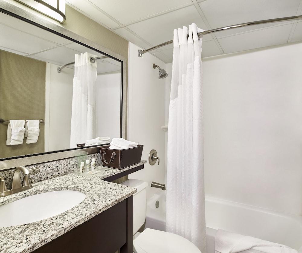 Holiday Inn Alexandria At Carlyle By Ihg Esterno foto