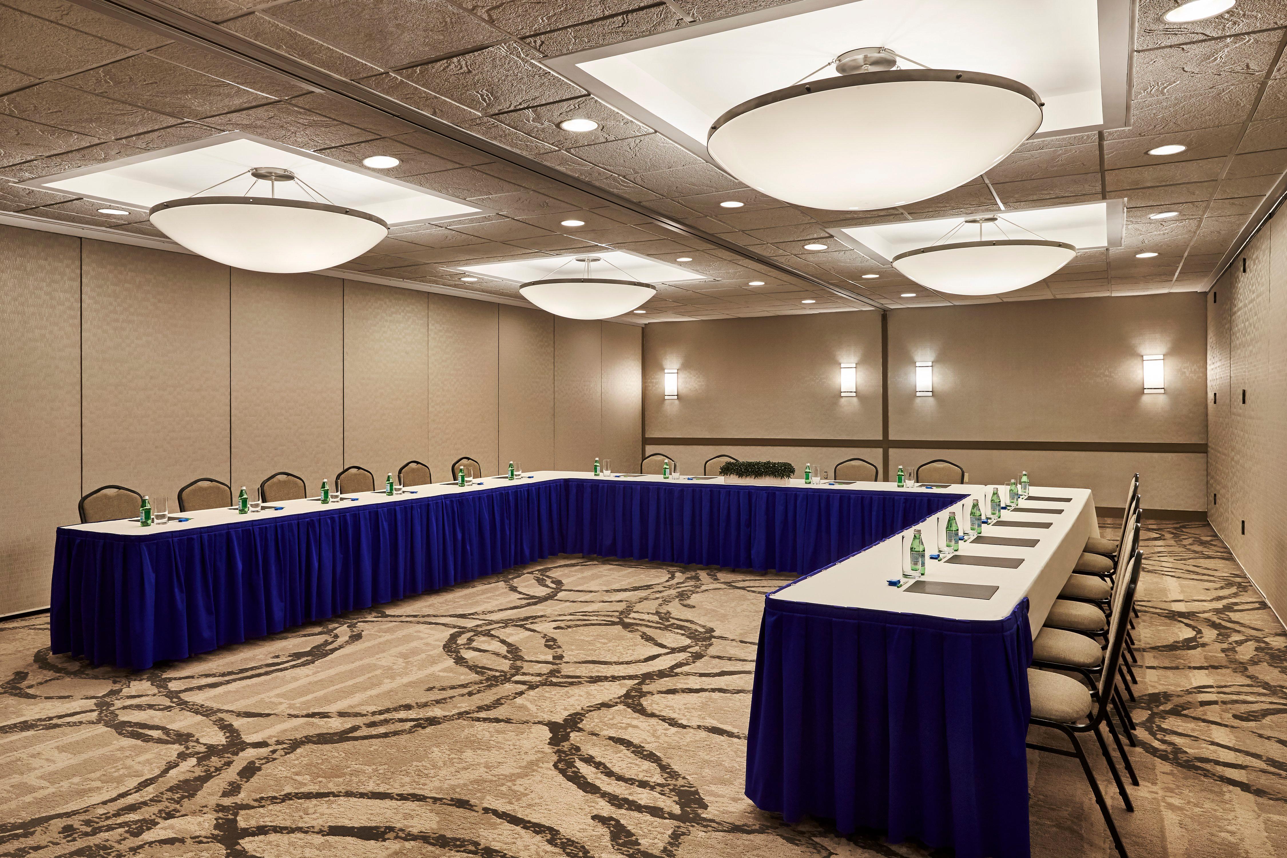 Holiday Inn Alexandria At Carlyle By Ihg Esterno foto