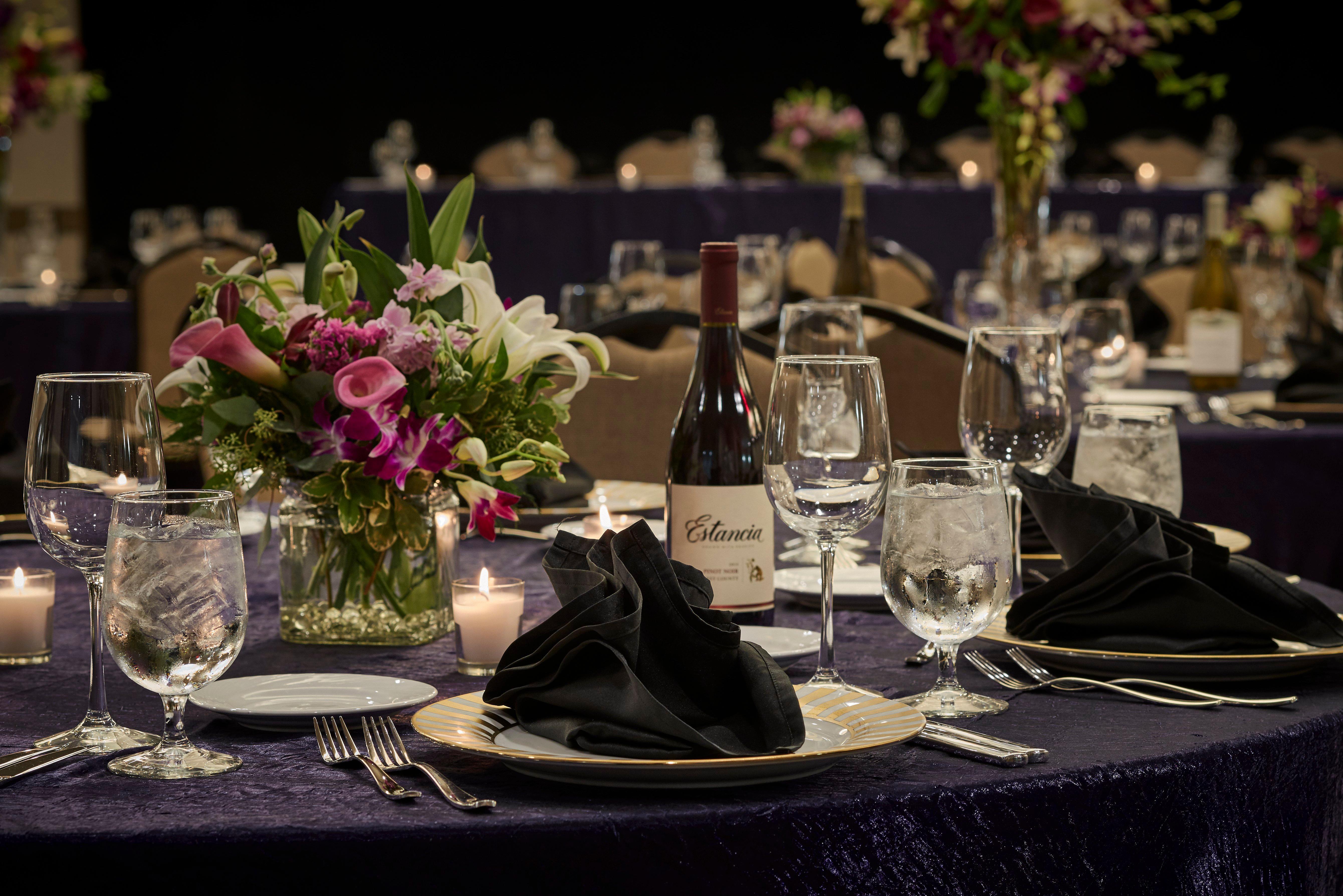 Holiday Inn Alexandria At Carlyle By Ihg Esterno foto