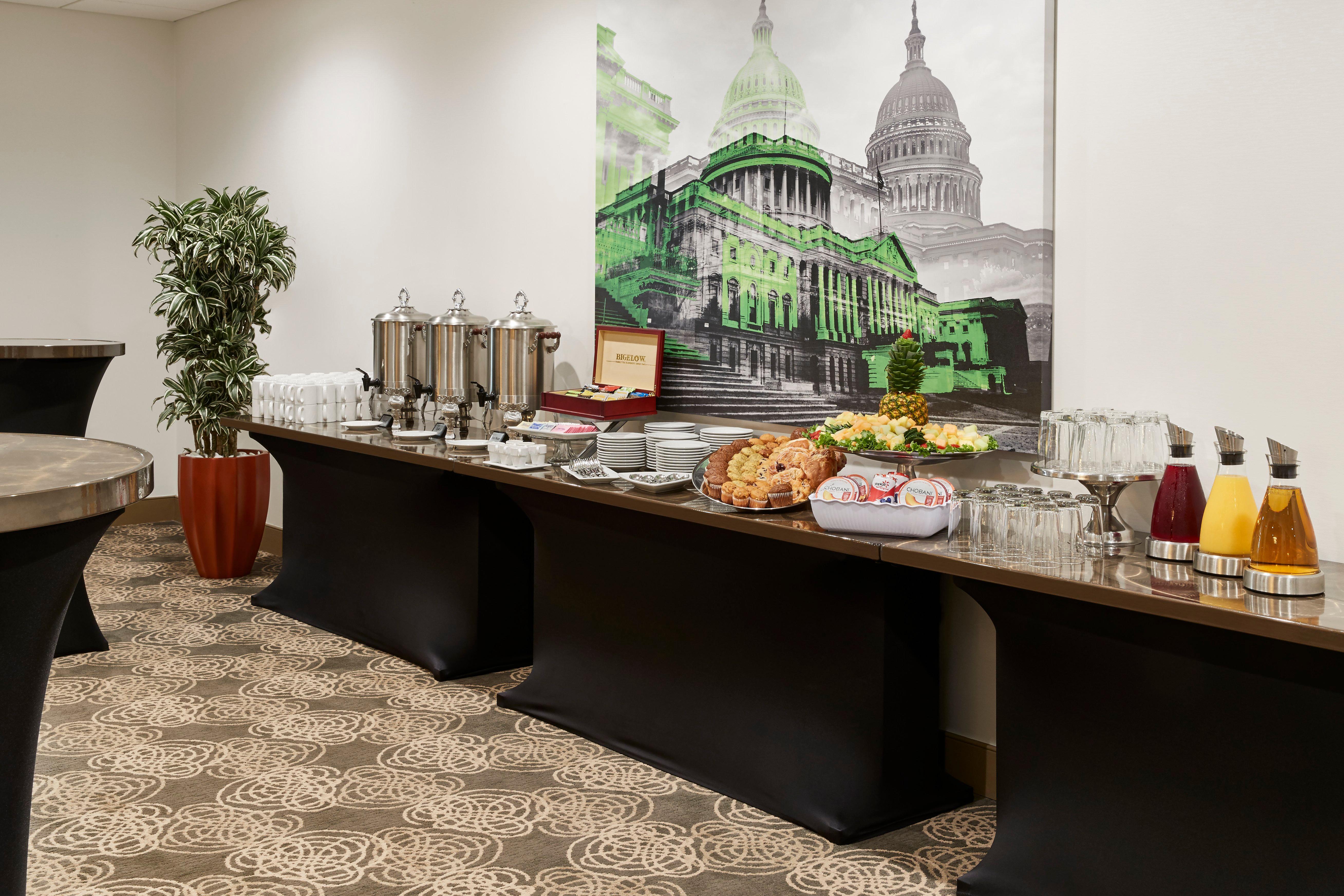 Holiday Inn Alexandria At Carlyle By Ihg Esterno foto