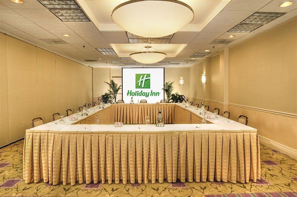 Holiday Inn Alexandria At Carlyle By Ihg Esterno foto