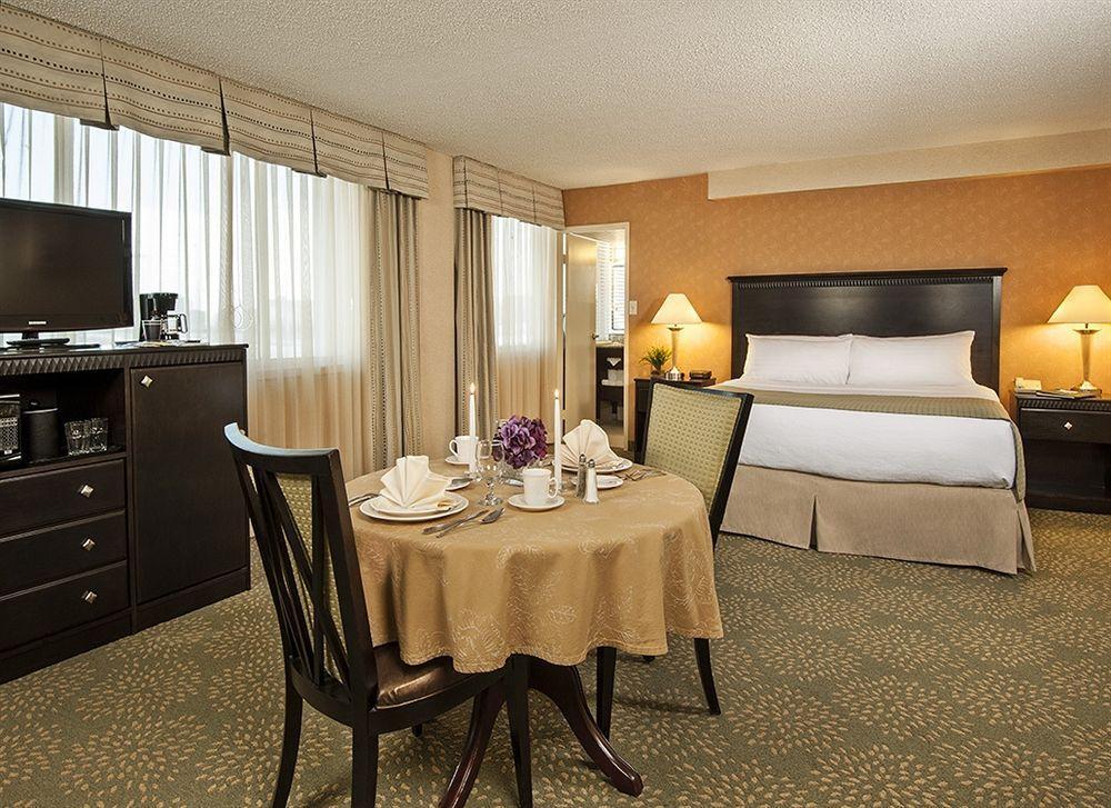Holiday Inn Alexandria At Carlyle By Ihg Esterno foto