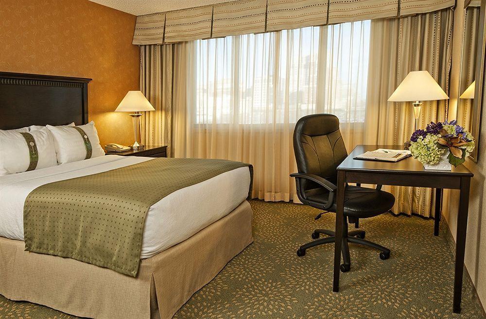 Holiday Inn Alexandria At Carlyle By Ihg Esterno foto